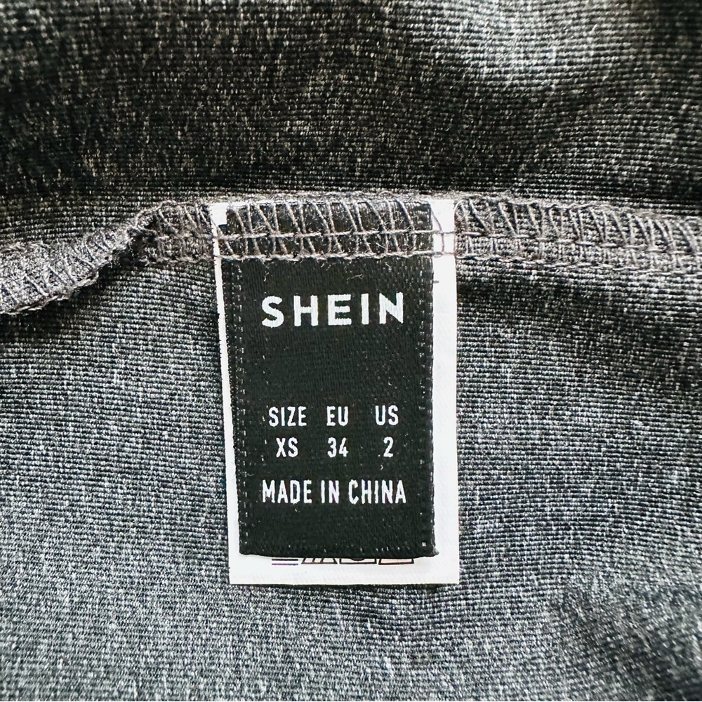 β
NWOT Shein Tan top - Dark Gray β
- Picture 6 of 10